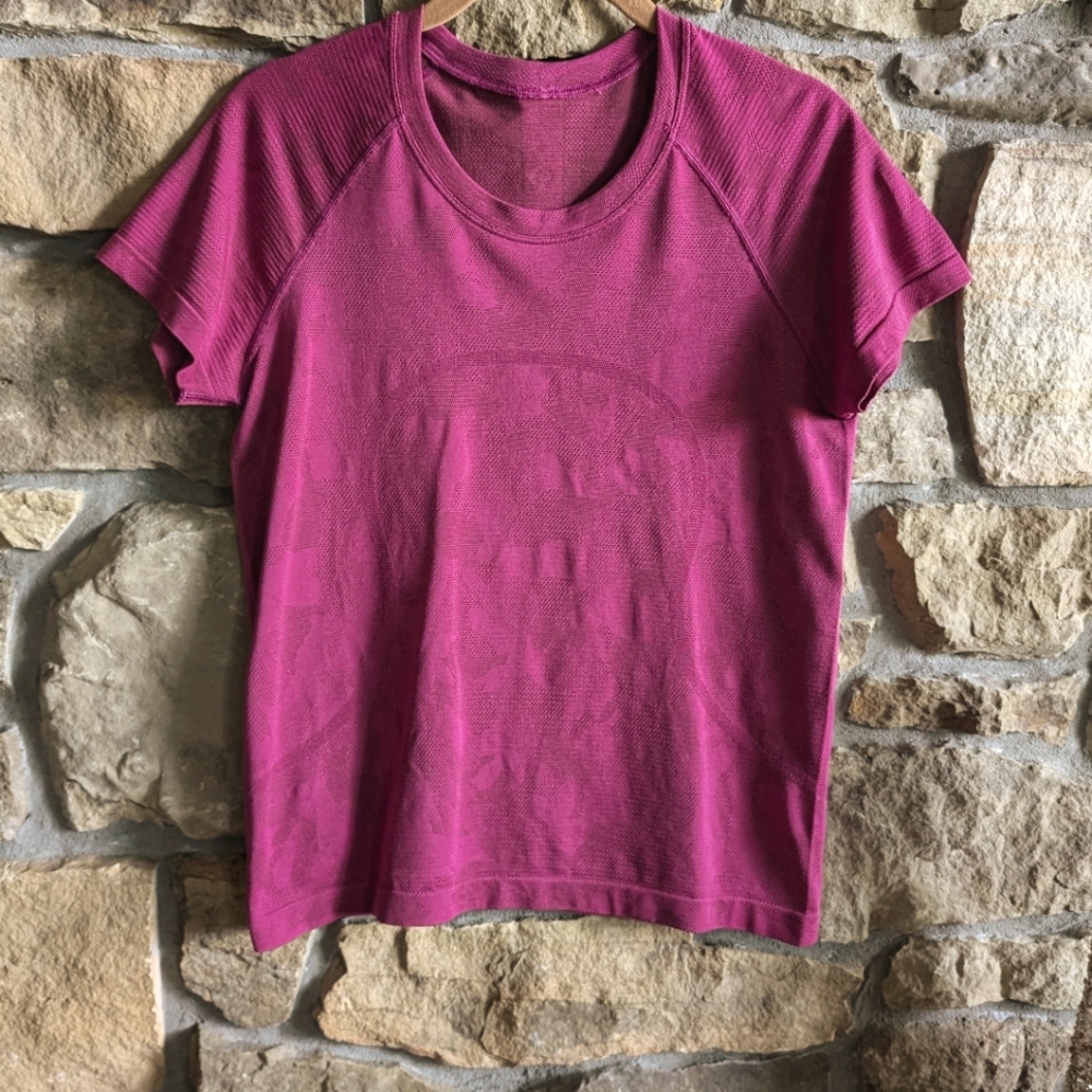 NWOT Lululemon Lunar New Year Swiftly Tech Shor Sleeve Shirt 8 2.0 Rabbit